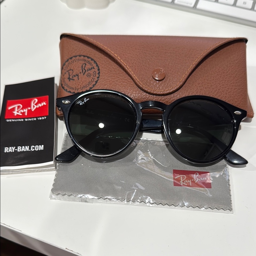 Ray-Ban Classic Black Sunglasses RB2180 Unisex
